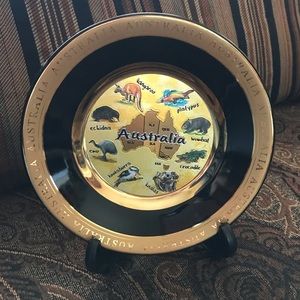 🆕 Australia Souvenir 24K gold edged with stand.